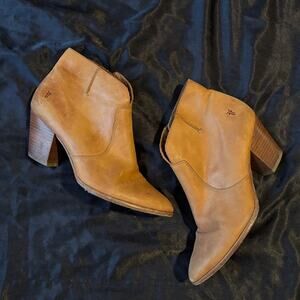 Frye Jennifer Cognac Brown Leather Heeled Boots Booties Classic
